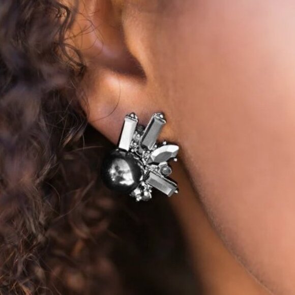 PAPARAZZI “Radical Radiance” Black Metallic Studs, Stocking Stuffer – NWT - Picture 3 of 13